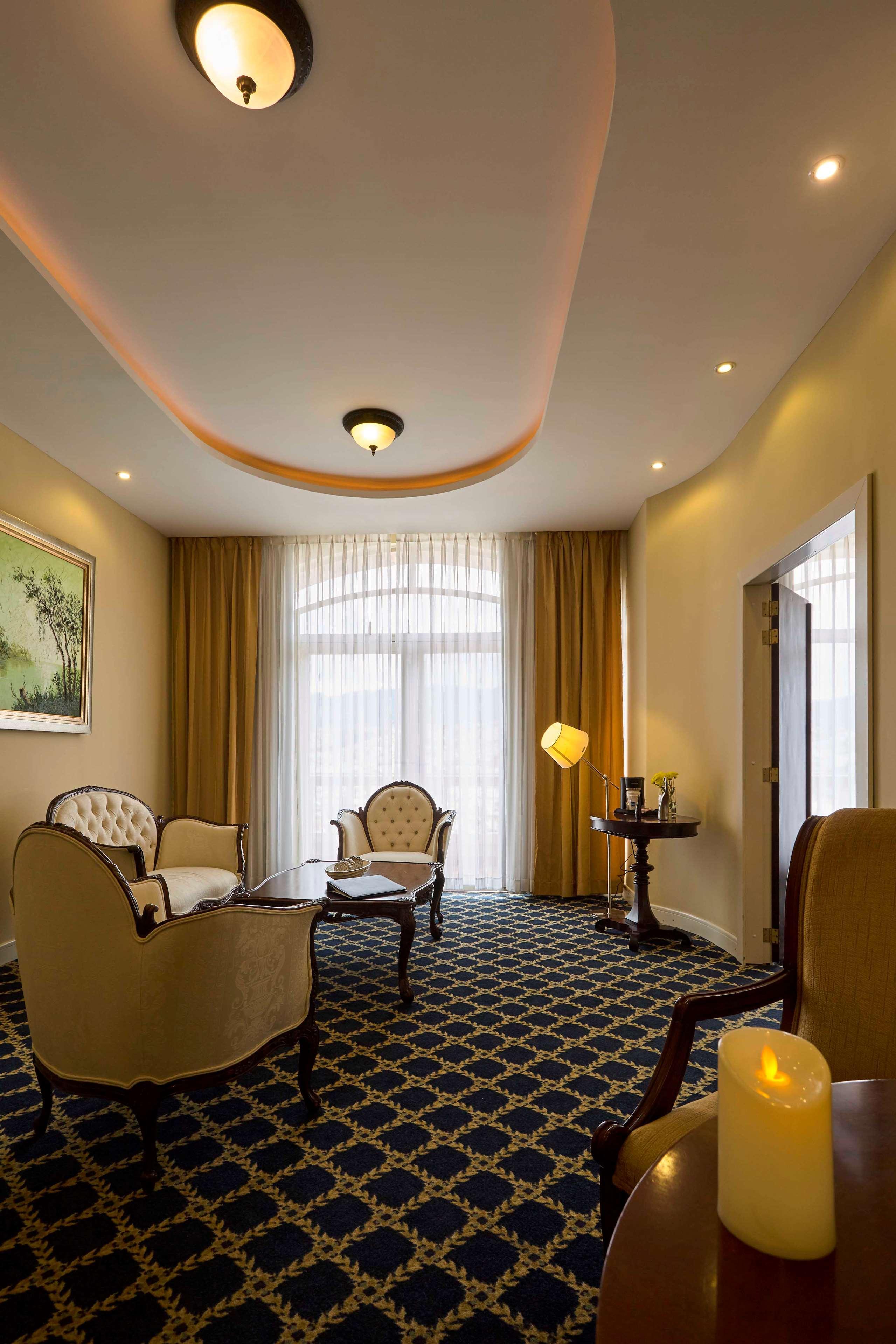 Sonesta Hotel Loja Luaran gambar